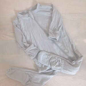 Kyte baby long sleeve footed zippered pajamas